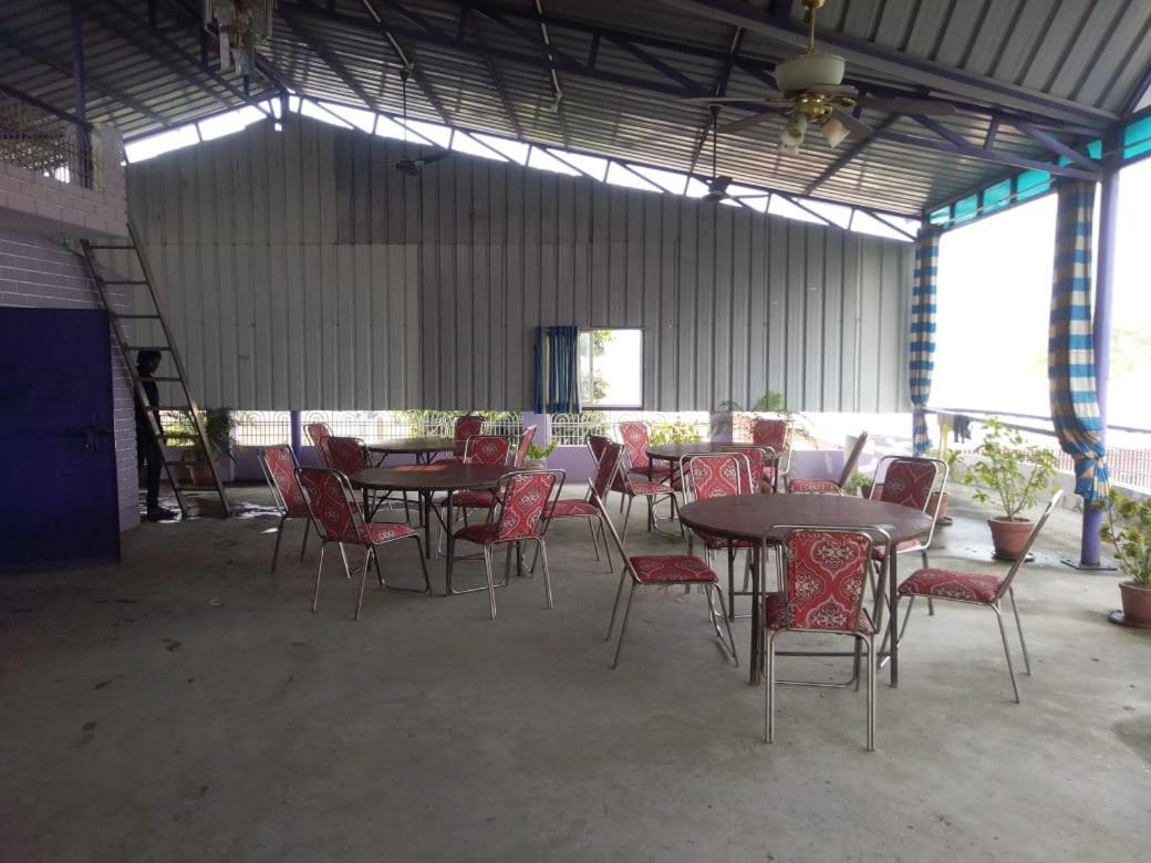Srishti Shelter Hotel Varanasi Exterior photo